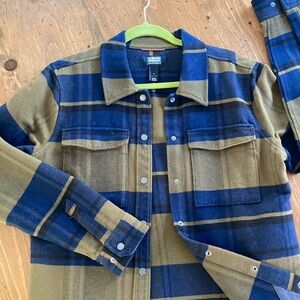 Alaskan Hardgear by Duluth Trading Co, crosshaul over shirt (Shacket), small